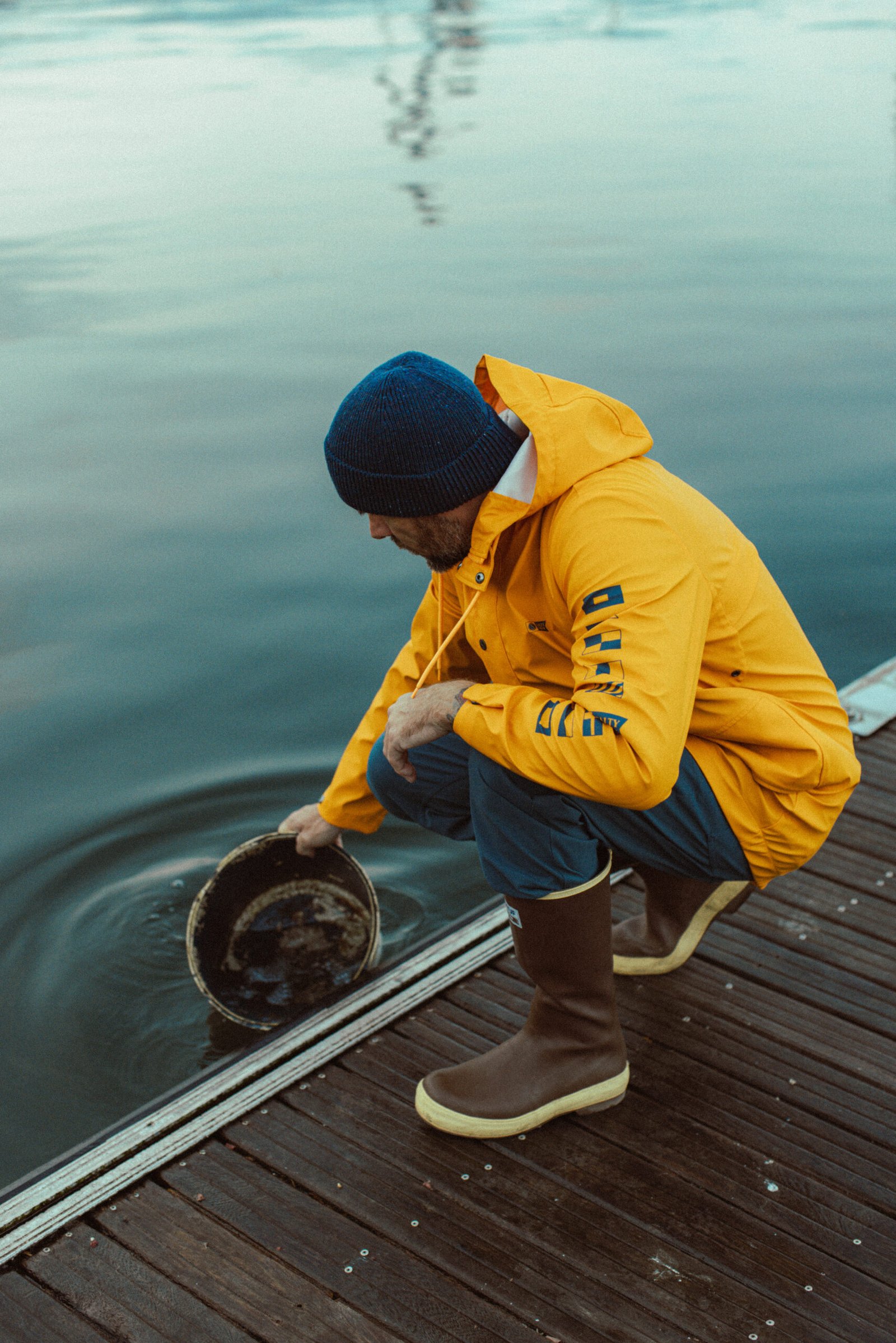 SEAL RAINCOAT - Image 3